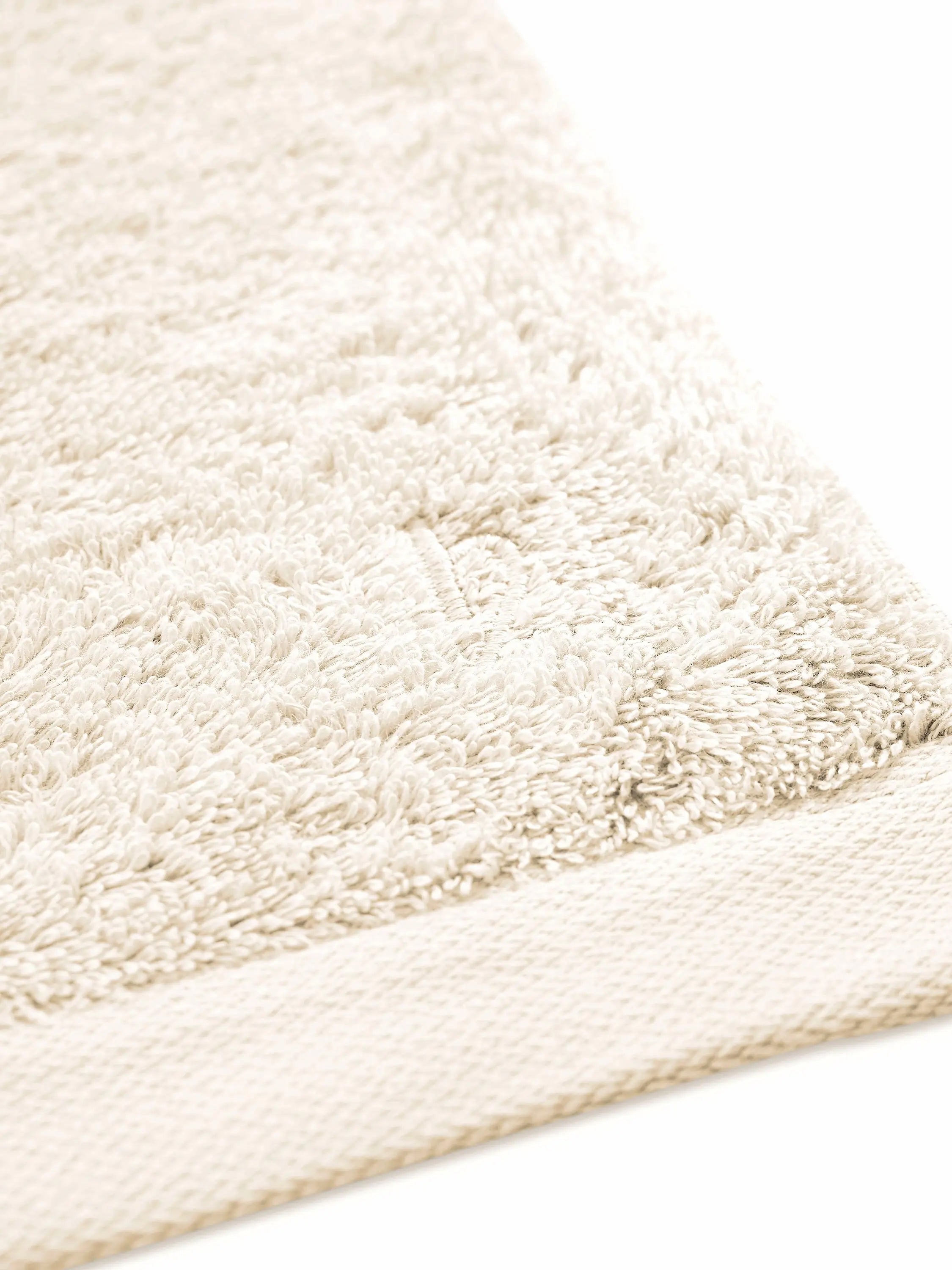 Pura Cream bath towel