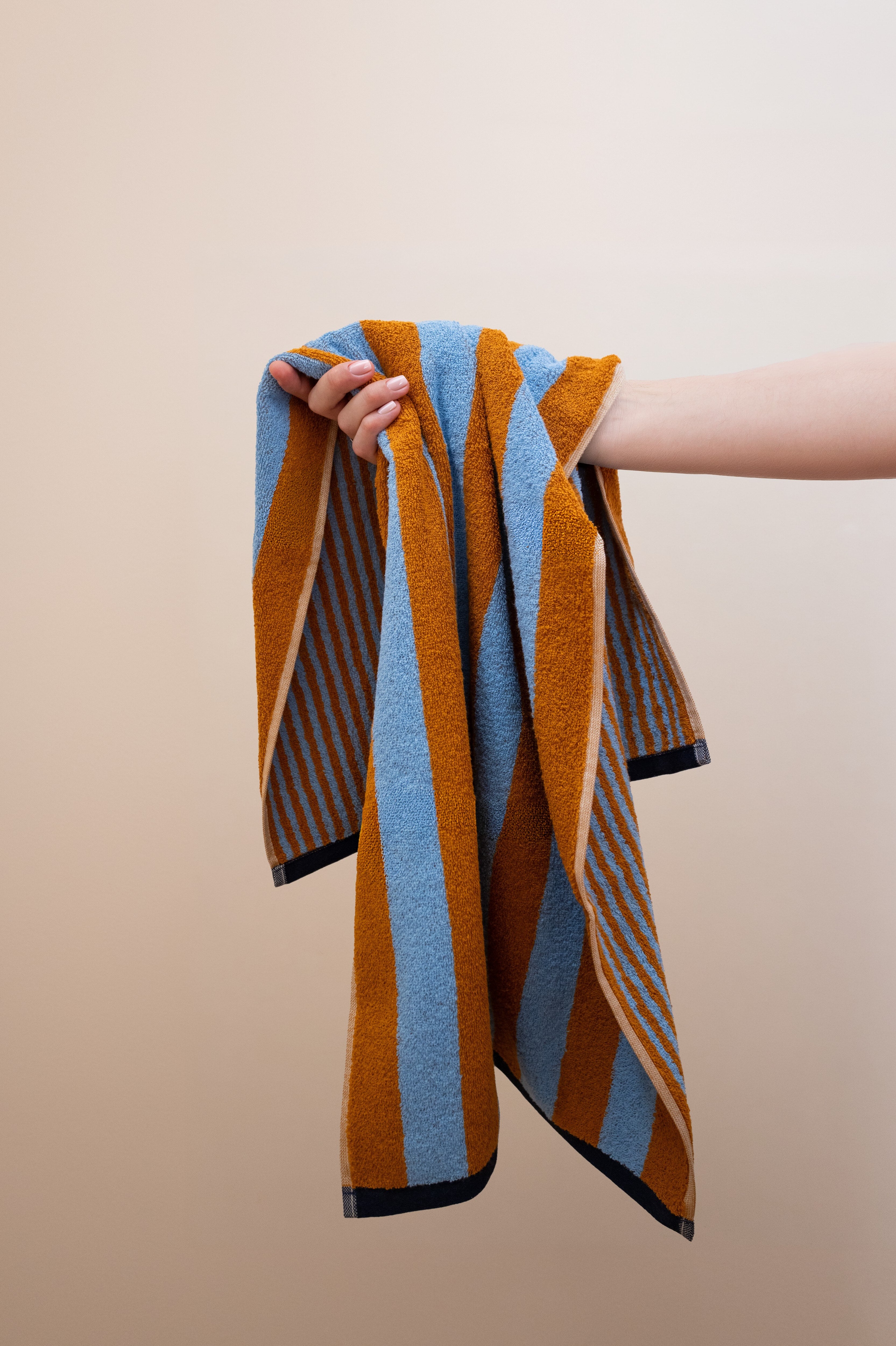 Handtuch GOOD VIBES Caramel/ Hellblau